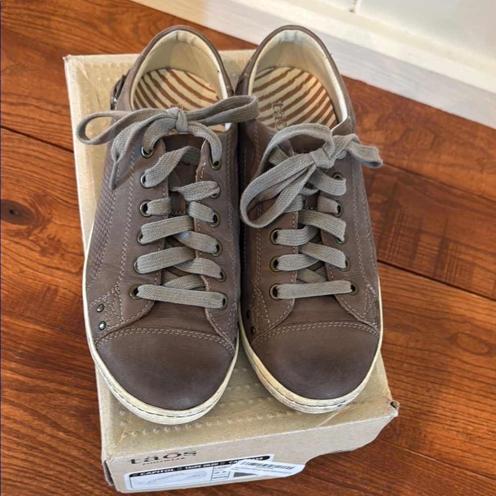 Taos Footwear Women's Oiled Taupe Capitol Sneakers Size 8